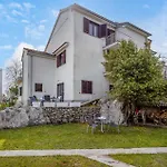 2 Bedroom Pet Friendly In