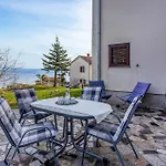 2 Bedroom Pet Friendly In Apartmán Lovran