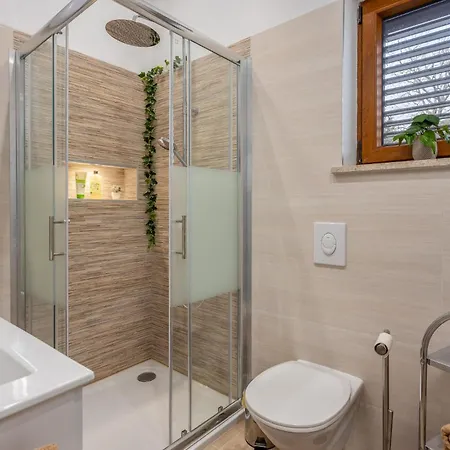 2 Bedroom Pet Friendly In アパート