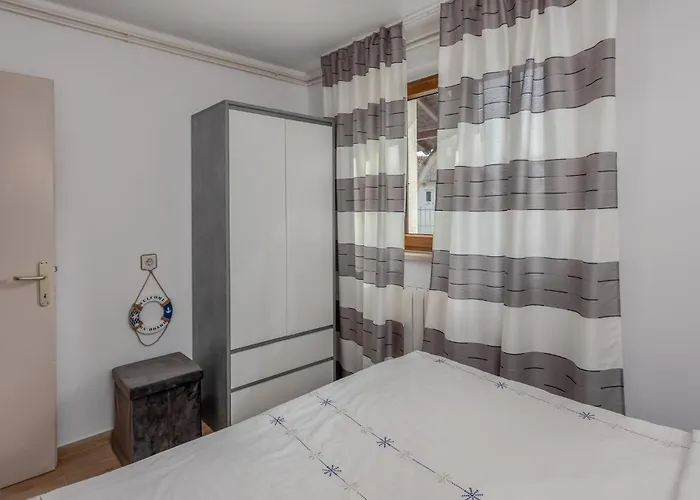 Apartman Stunning In With Wifi Lovran
