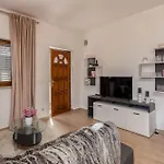 2 Bedroom Pet Friendly In